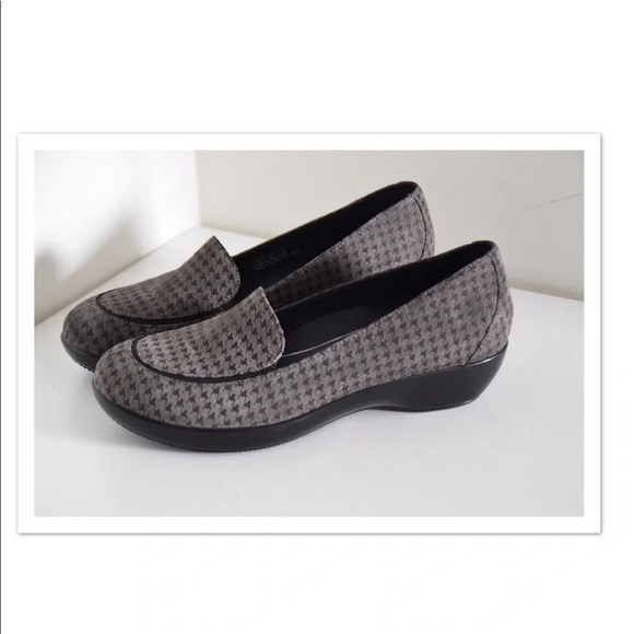 Dansko Debra ‘houndstooth slip on shoes - Picture 4 of 8